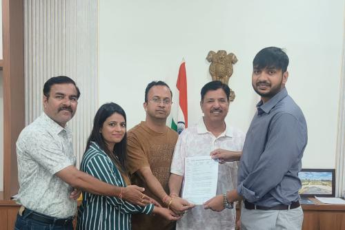 होटल एसोसिएशन प्रतिनिधिमंडल ने होटल लाइसेंस नवीनीकरण एवं जमीन आवंटन को लेकर नगर निगम आयुक्त महोदय अभिषेक खन्ना से की मुलाकात।